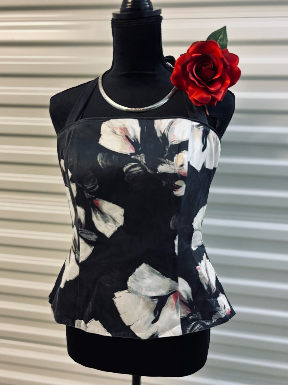 🌺White House Black Market Bone in Floral Halter Corset with White & Red Bloom